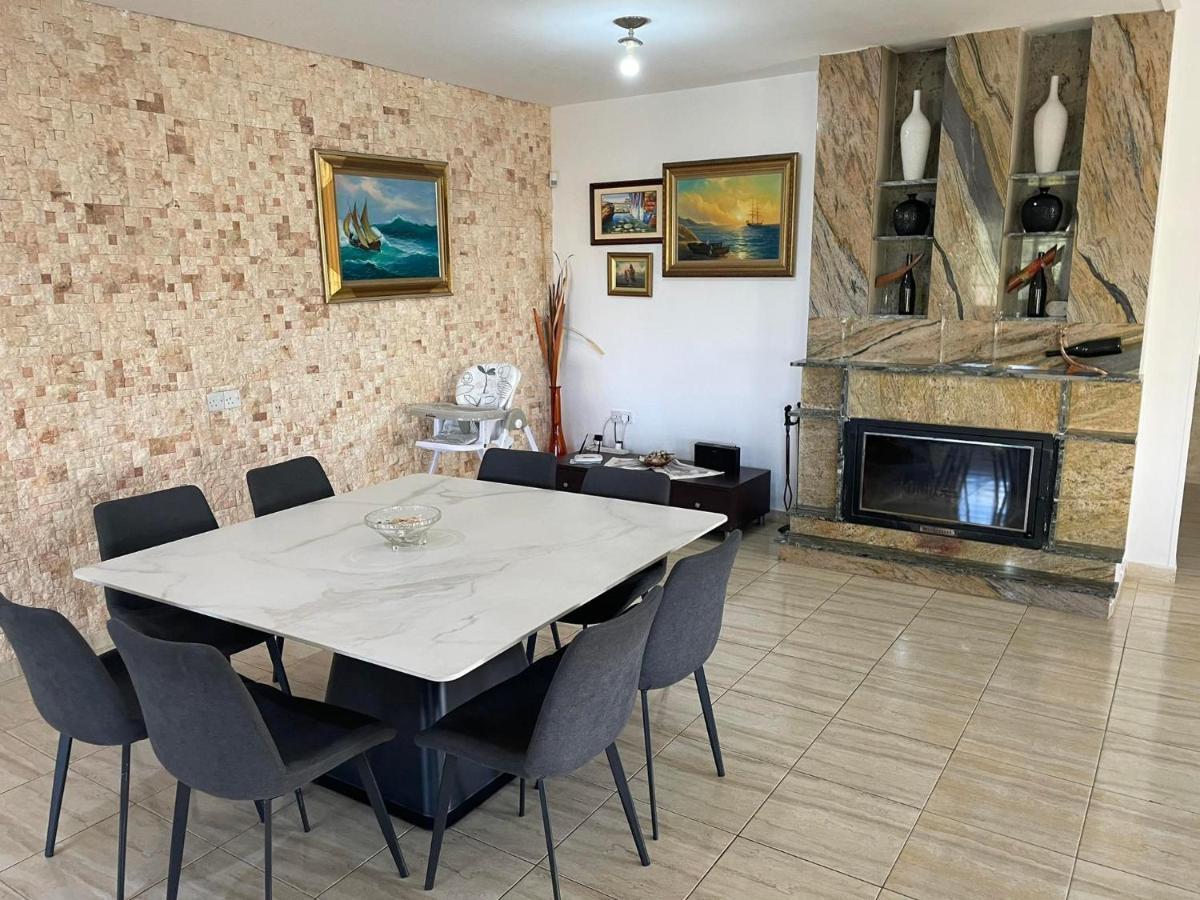 Villa Ocean Stones 1Km From Main Coral Bay Beach Peyia Exterior photo